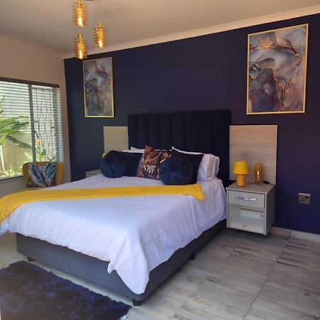Sibella Guest House Bloemfontein Ngoại thất bức ảnh