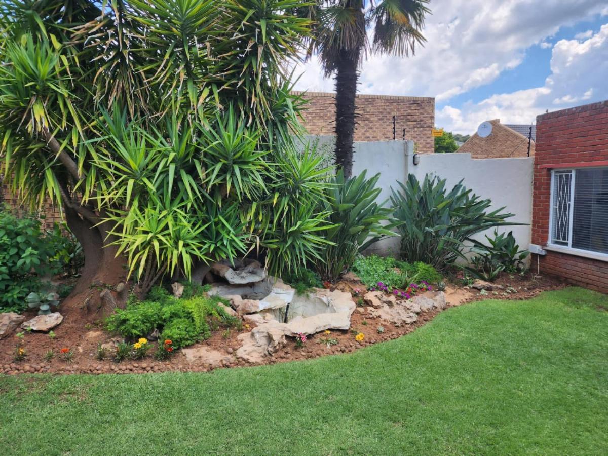 Sibella Guest House Bloemfontein Ngoại thất bức ảnh