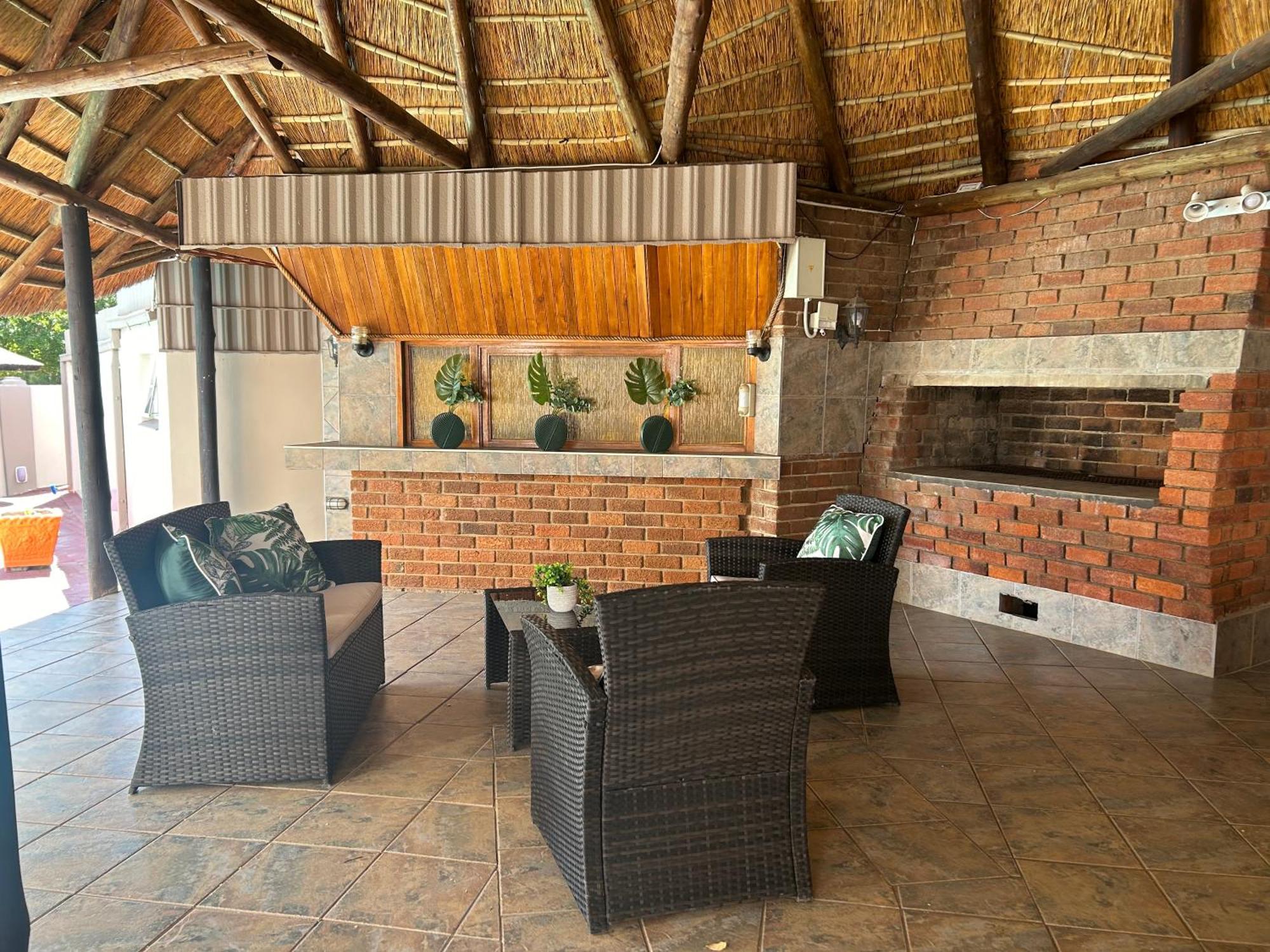 Sibella Guest House Bloemfontein Ngoại thất bức ảnh